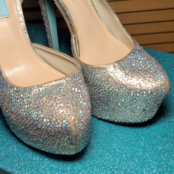 Betsey Johnson Star Crystal AB Platform Pump Heels - Picture 9 of 13